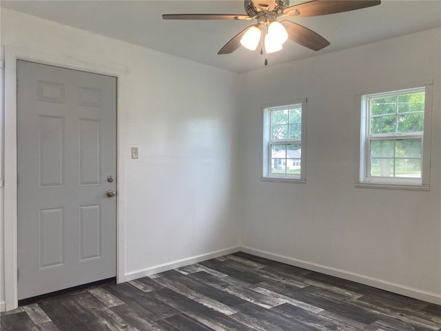 1002 S 8th Avenue, Vinton, IA 52349