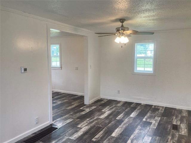 1002 S 8th Avenue, Vinton, IA 52349