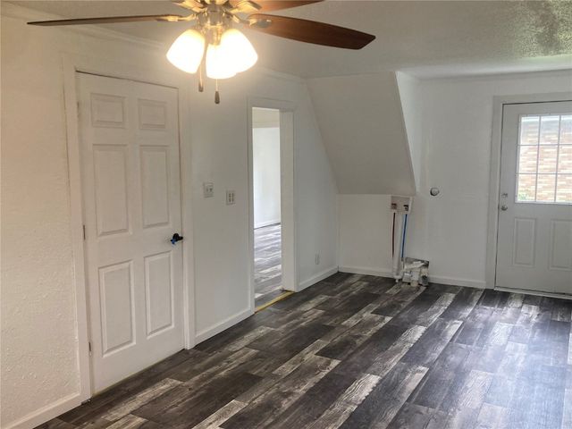 1002 S 8th Avenue, Vinton, IA 52349