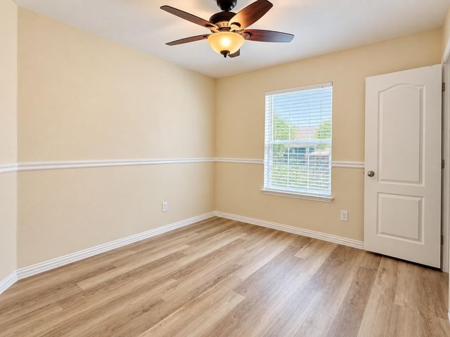 155 Birdwell LN, Buda, TX 78610