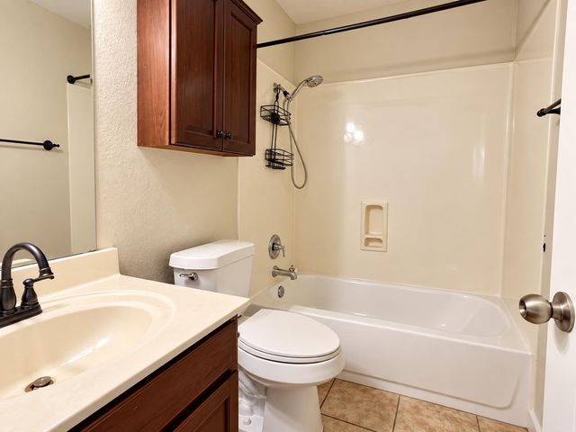 155 Birdwell LN, Buda, TX 78610