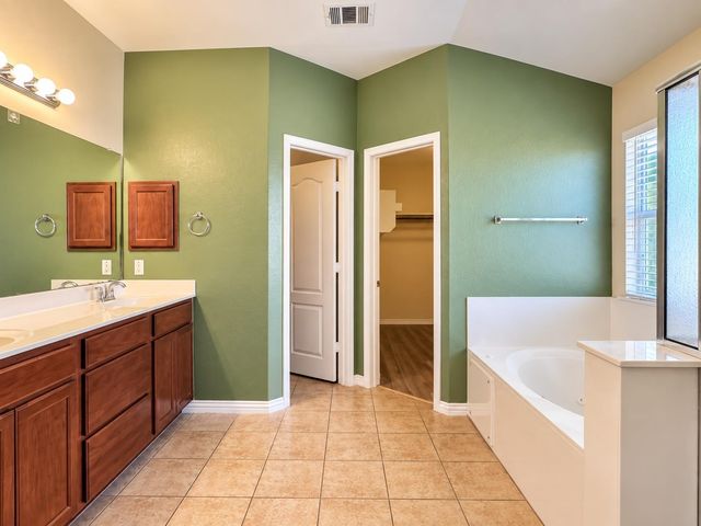 155 Birdwell LN, Buda, TX 78610