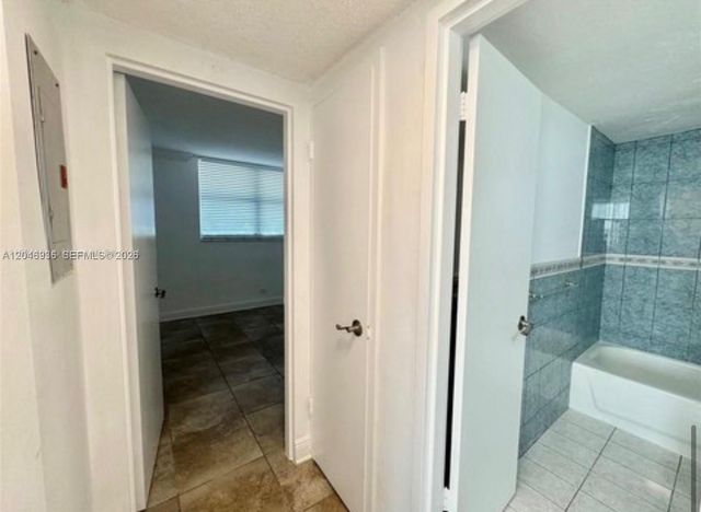 3660 NE 166th St 315, North Miami Beach, FL 33160