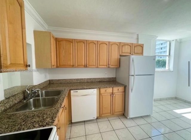 3660 NE 166th St 315, North Miami Beach, FL 33160