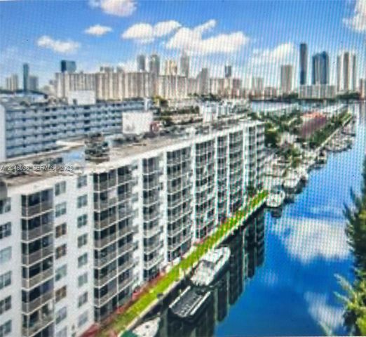 3660 NE 166th St 315, North Miami Beach, FL 33160