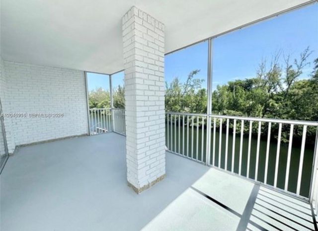 3660 NE 166th St 315, North Miami Beach, FL 33160
