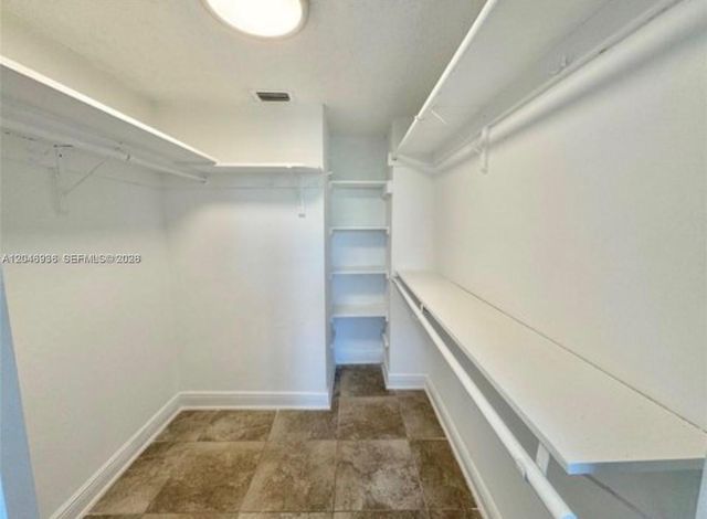 3660 NE 166th St 315, North Miami Beach, FL 33160