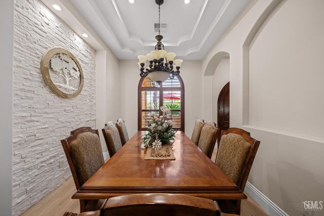 11302 Fulbourne Drive, Bakersfield, CA 93312