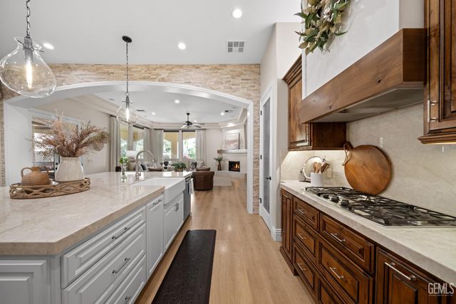 11302 Fulbourne Drive, Bakersfield, CA 93312