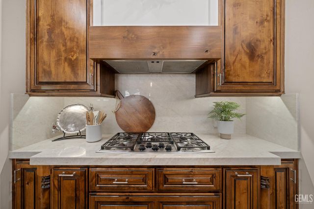 11302 Fulbourne Drive, Bakersfield, CA 93312