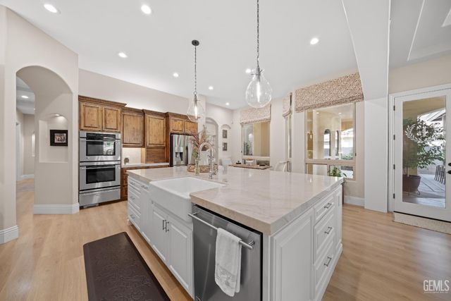 11302 Fulbourne Drive, Bakersfield, CA 93312