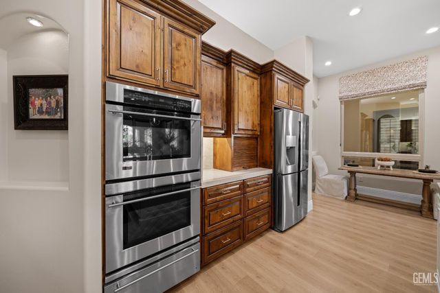 11302 Fulbourne Drive, Bakersfield, CA 93312