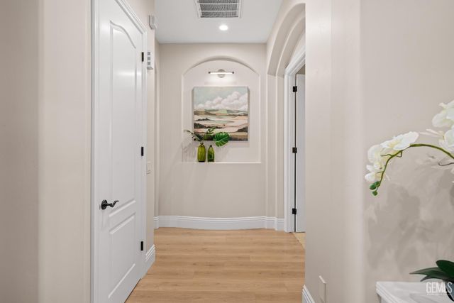 11302 Fulbourne Drive, Bakersfield, CA 93312