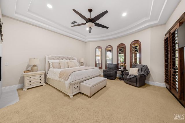 11302 Fulbourne Drive, Bakersfield, CA 93312