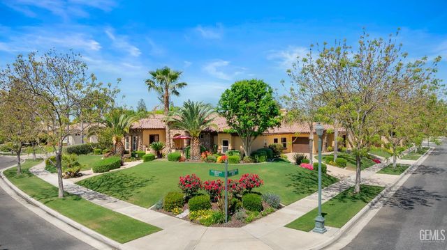 11302 Fulbourne Drive, Bakersfield, CA 93312