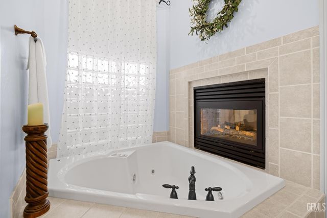 11302 Fulbourne Drive, Bakersfield, CA 93312