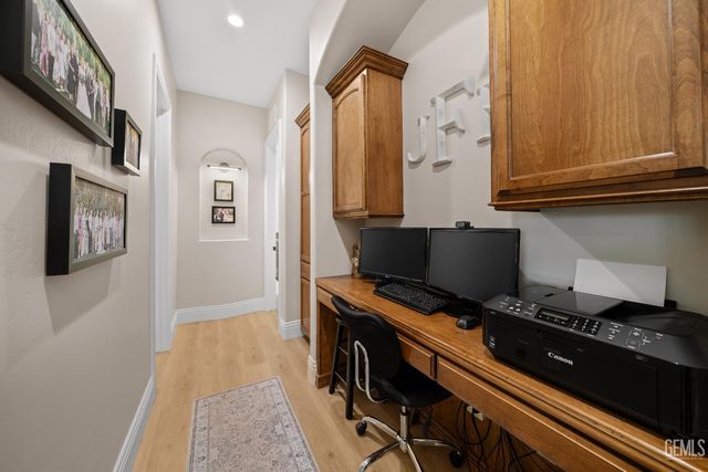 11302 Fulbourne Drive, Bakersfield, CA 93312