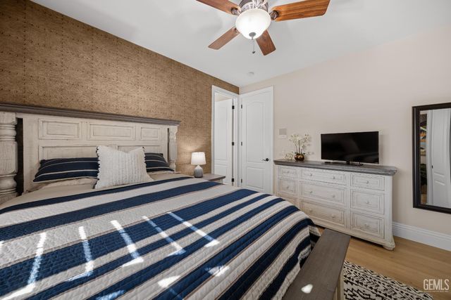 11302 Fulbourne Drive, Bakersfield, CA 93312