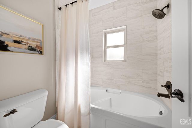 11302 Fulbourne Drive, Bakersfield, CA 93312