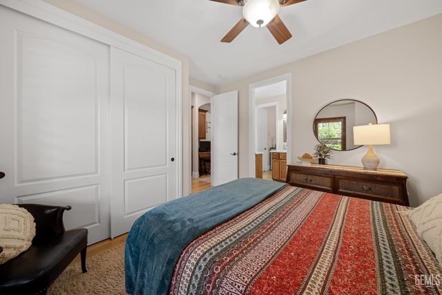 11302 Fulbourne Drive, Bakersfield, CA 93312