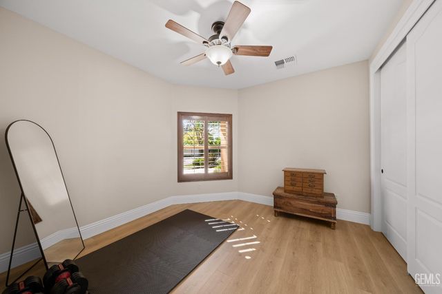 11302 Fulbourne Drive, Bakersfield, CA 93312