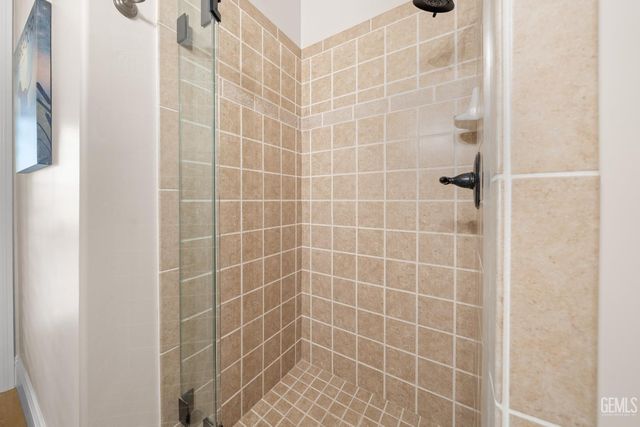 11302 Fulbourne Drive, Bakersfield, CA 93312