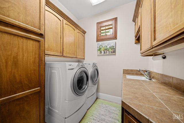 11302 Fulbourne Drive, Bakersfield, CA 93312