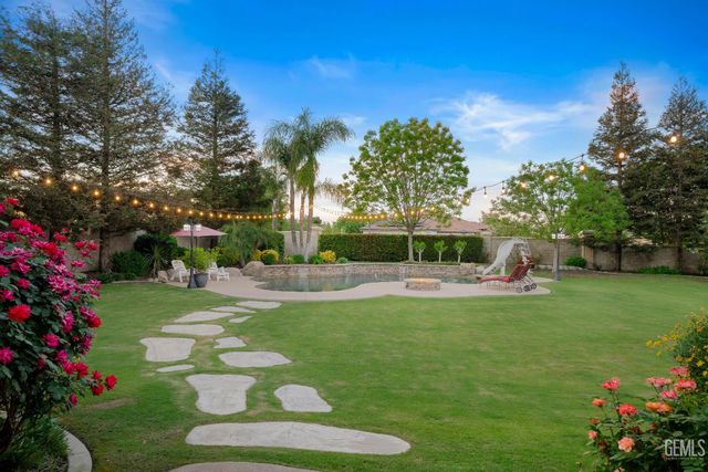 11302 Fulbourne Drive, Bakersfield, CA 93312