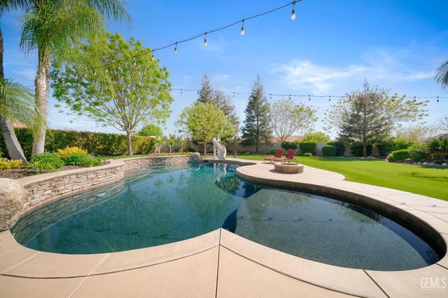 11302 Fulbourne Drive, Bakersfield, CA 93312