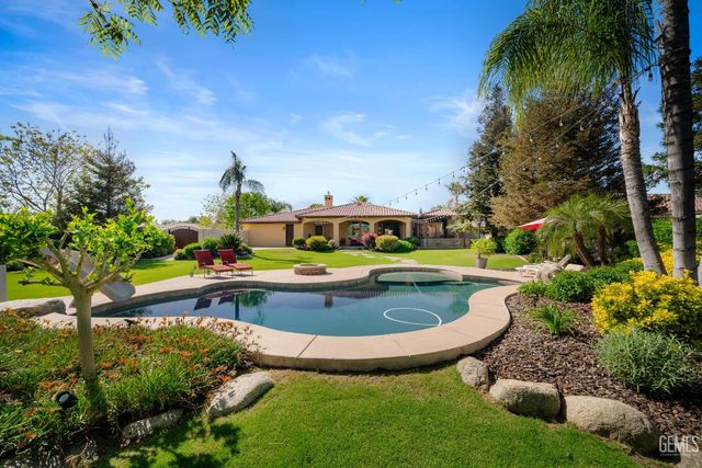 11302 Fulbourne Drive, Bakersfield, CA 93312