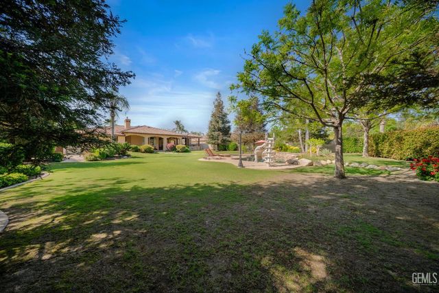 11302 Fulbourne Drive, Bakersfield, CA 93312