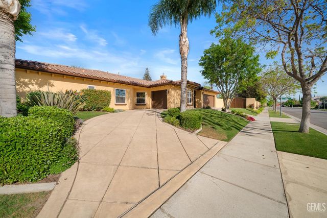 11302 Fulbourne Drive, Bakersfield, CA 93312