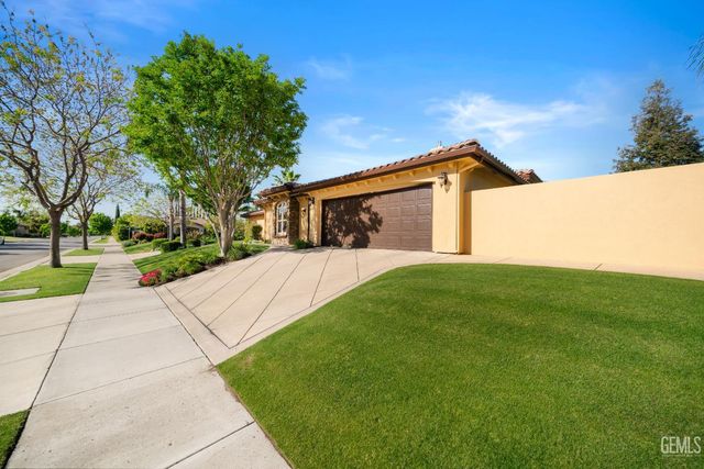 11302 Fulbourne Drive, Bakersfield, CA 93312