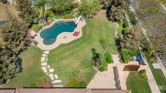 11302 Fulbourne Drive, Bakersfield, CA 93312