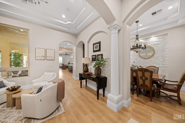 11302 Fulbourne Drive, Bakersfield, CA 93312