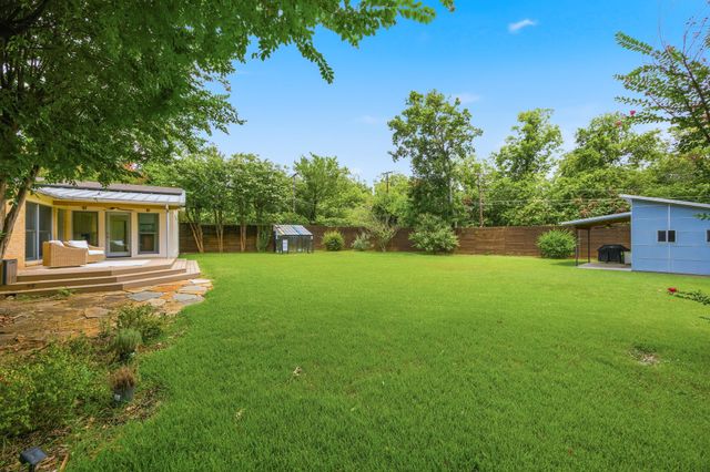 9422 Hermosa Drive, Dallas, TX 75218