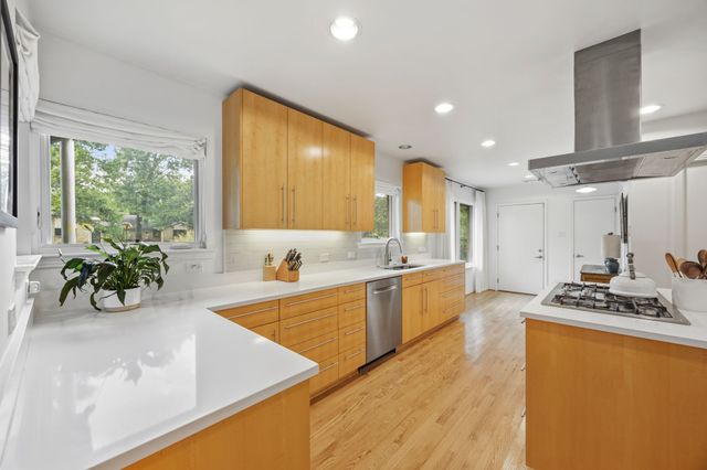 9422 Hermosa Drive, Dallas, TX 75218