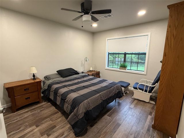 25 Ridge Top Drive, Huntsville, TX 77320