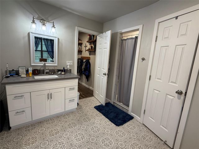 25 Ridge Top Drive, Huntsville, TX 77320