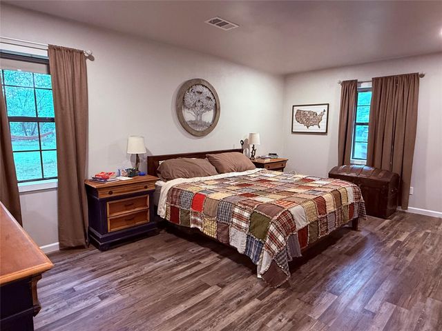 25 Ridge Top Drive, Huntsville, TX 77320
