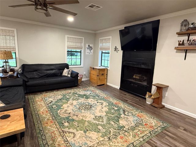 25 Ridge Top Drive, Huntsville, TX 77320