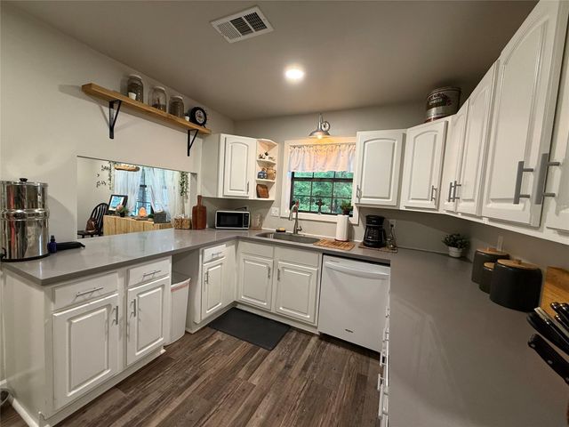 25 Ridge Top Drive, Huntsville, TX 77320