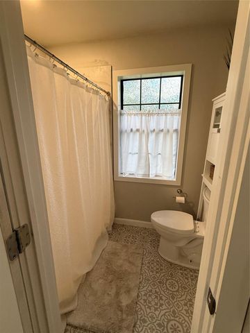 25 Ridge Top Drive, Huntsville, TX 77320
