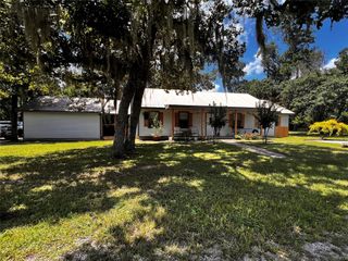 25 Ridge Top Drive, Huntsville, TX 77320