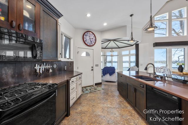 7220 Wilkinson Drive, Rockford, MI 49341