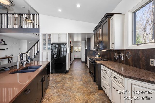 7220 Wilkinson Drive, Rockford, MI 49341