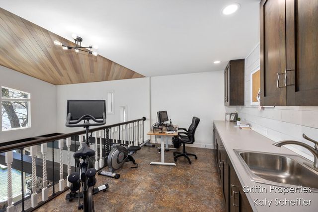 7220 Wilkinson Drive, Rockford, MI 49341