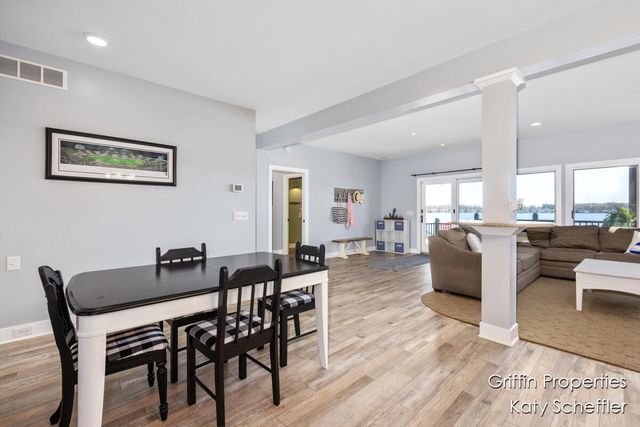 7220 Wilkinson Drive, Rockford, MI 49341