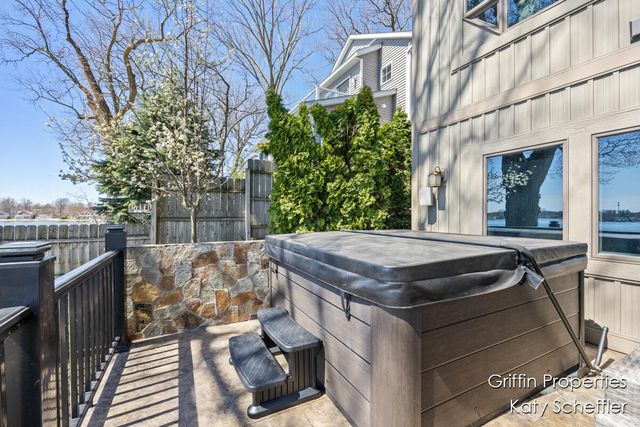 7220 Wilkinson Drive, Rockford, MI 49341