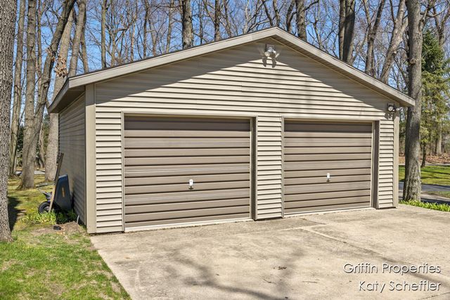 7220 Wilkinson Drive, Rockford, MI 49341